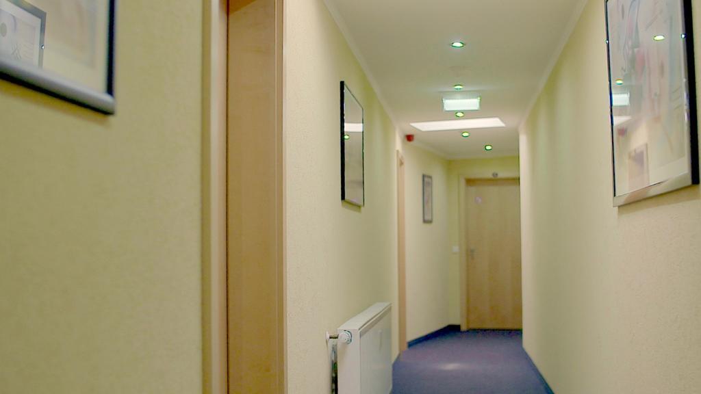 City Hotel Хильден Экстерьер фото