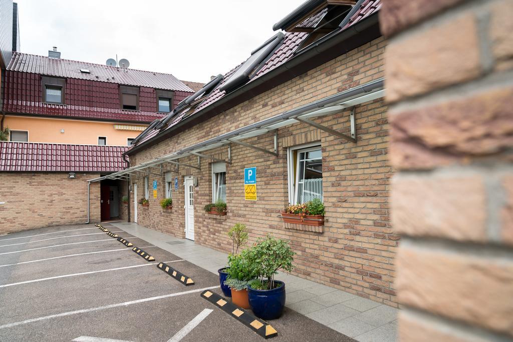 City Hotel Хильден Экстерьер фото
