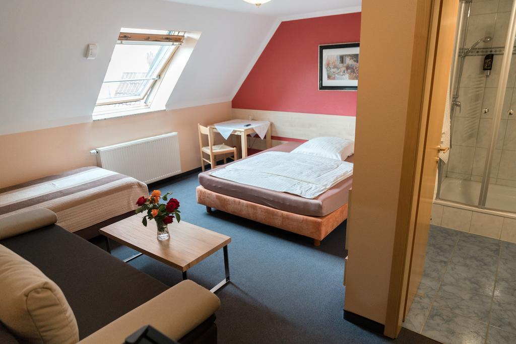 City Hotel Хильден Экстерьер фото