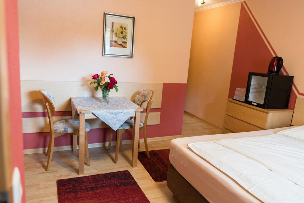 City Hotel Хильден Экстерьер фото
