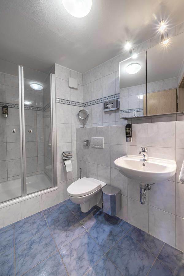 City Hotel Хильден Экстерьер фото